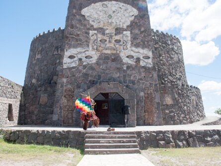 Pichincha... Pichincha (Pululahau Volcanic Crater & El Templo del Sol)