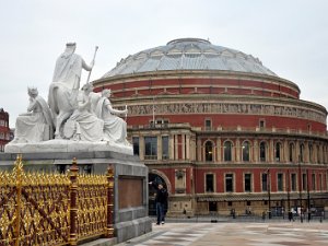 Albert Memorial (28 Nov 13) The Royal Albert Hall and the Albert Memorial (28 November 2013)