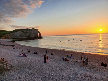 Etretat... Etretat and surrounding areas