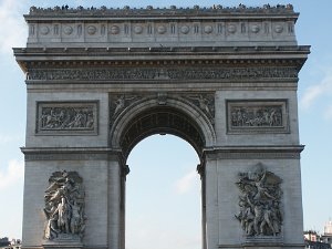 L'Arc de Triomphe... Visits to L'Arc de Triomphe