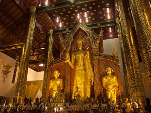 Wat Chedi Luang A visit to Wat Chedi Luang (29 December 2014)