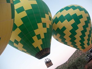 Sunrise Balloon Tour (6 Nov 16) Sunrise Balloon Tour over Sedona [Northern Light Balloon Expeditions] (6 November 2016)