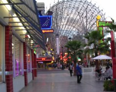 2003-08-FreemontStreet